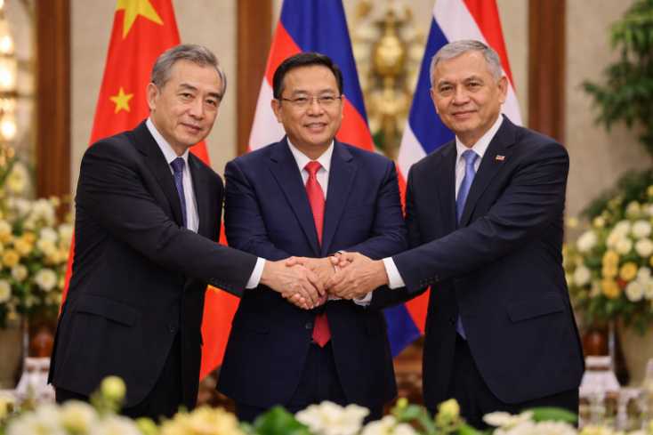 China hosts high-level talks with Cambodia and Thailand